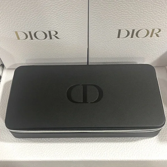 Dior Set - Picture 3 of 7